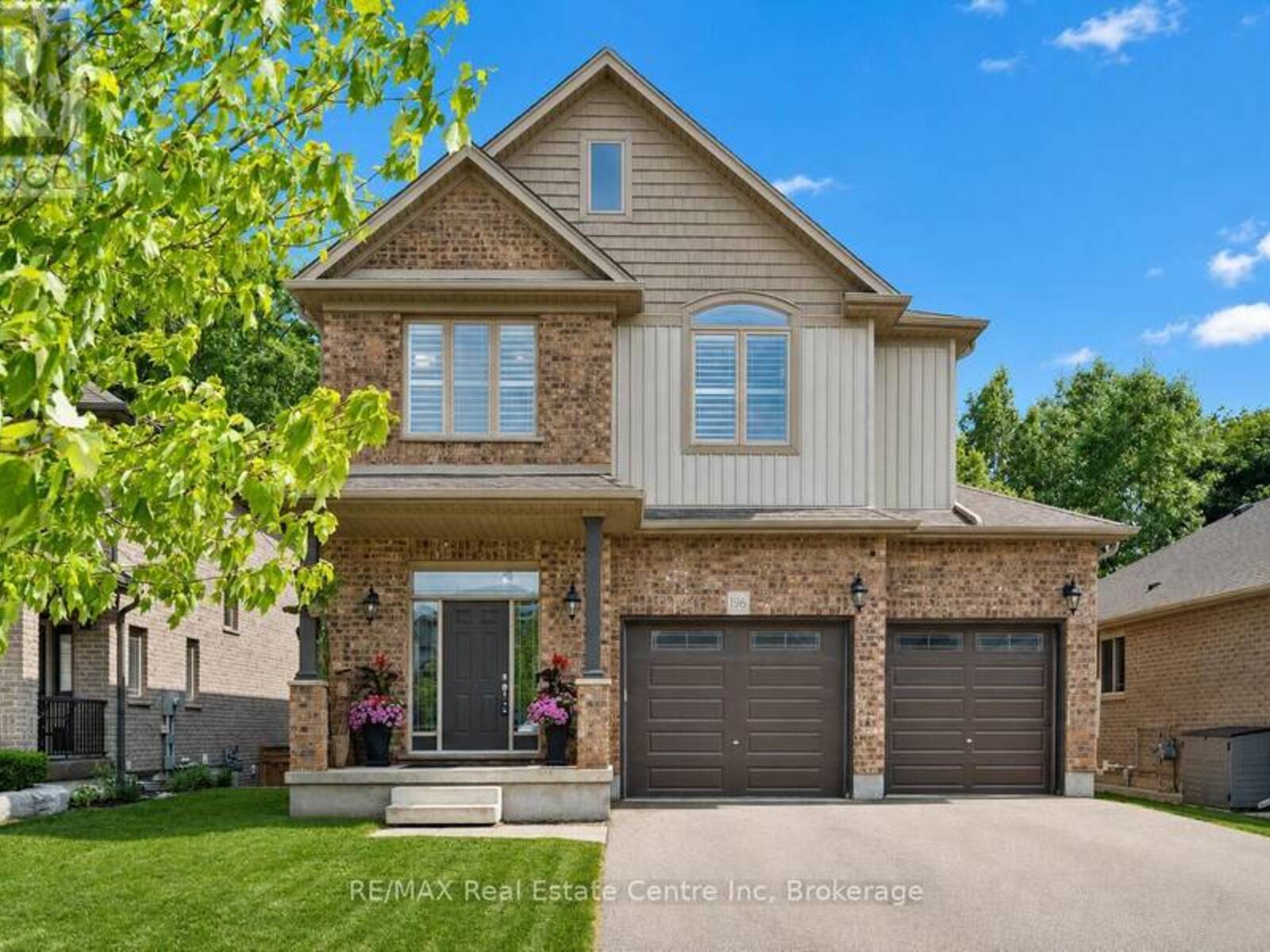 196 MAPLE BUSH DRIVE, Cambridge, Ontario N1T 0B7