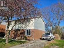 122 KEATS DRIVE | Woodstock Ontario | Slide Image Nineteen