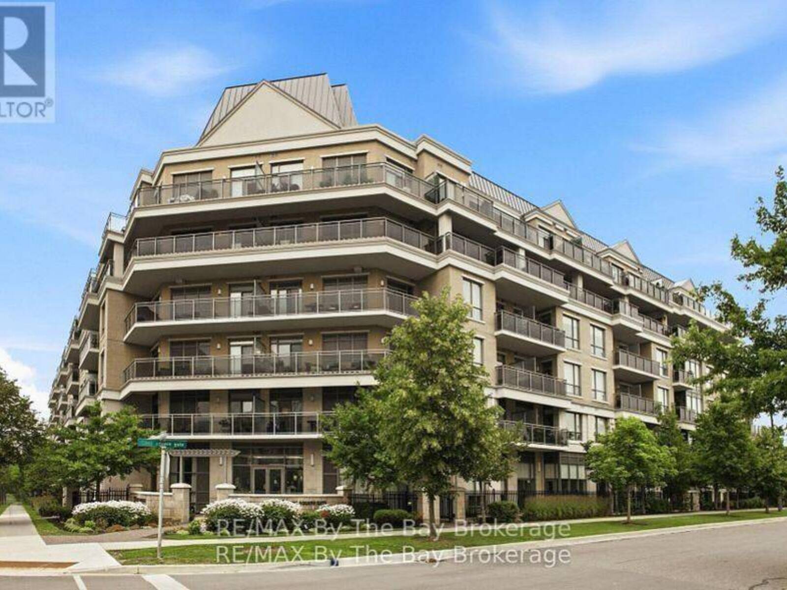 112 - 111 CIVIC SQUARE GATE, Aurora, Ontario L4G 0S6