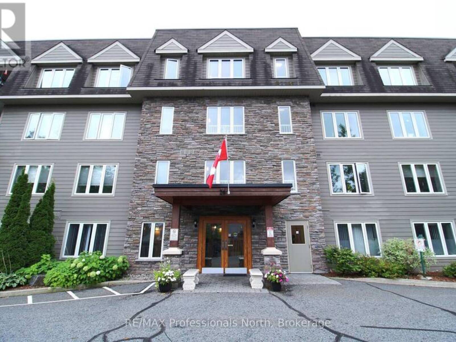 402 - 26 DAIRY LANE, Huntsville, Ontario P1H 0A4