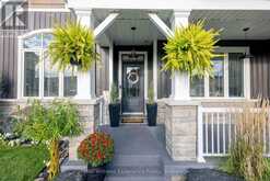 38 DYER CRESCENT | Bracebridge Ontario | Slide Image Four