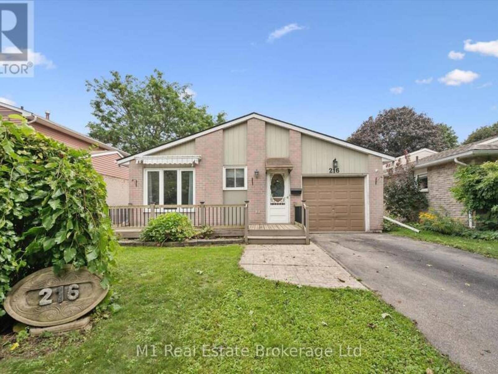 216 PARKSIDE DRIVE E, Fergus, Ontario N1M 3E8