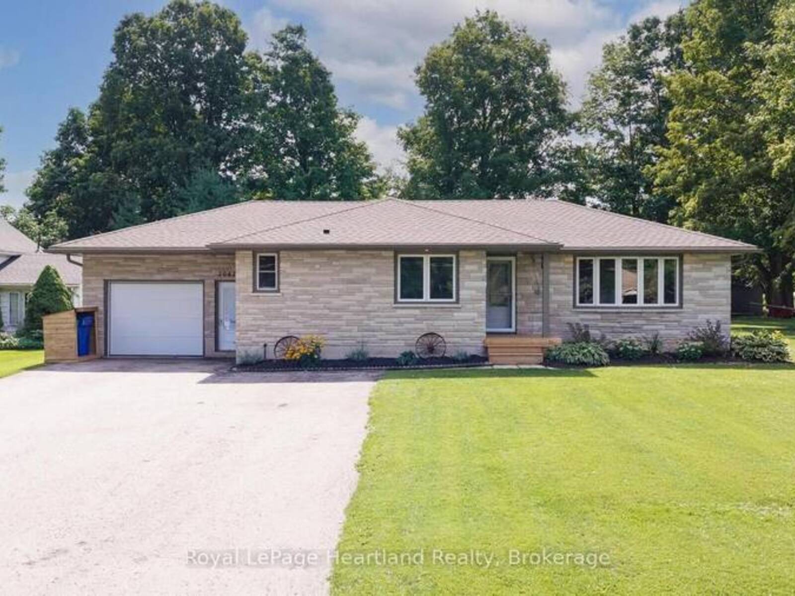 3042 ALBERT STREET, Howick, Ontario N0G 1V0