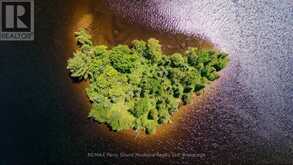 0 ISLAND | McKellar Ontario | Slide Image Five