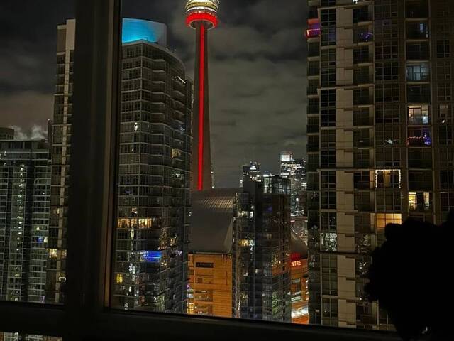 11 BRUNEL COURT Toronto Ontario, M5V 3Y3 - 2 Bedrooms Condo For Sale