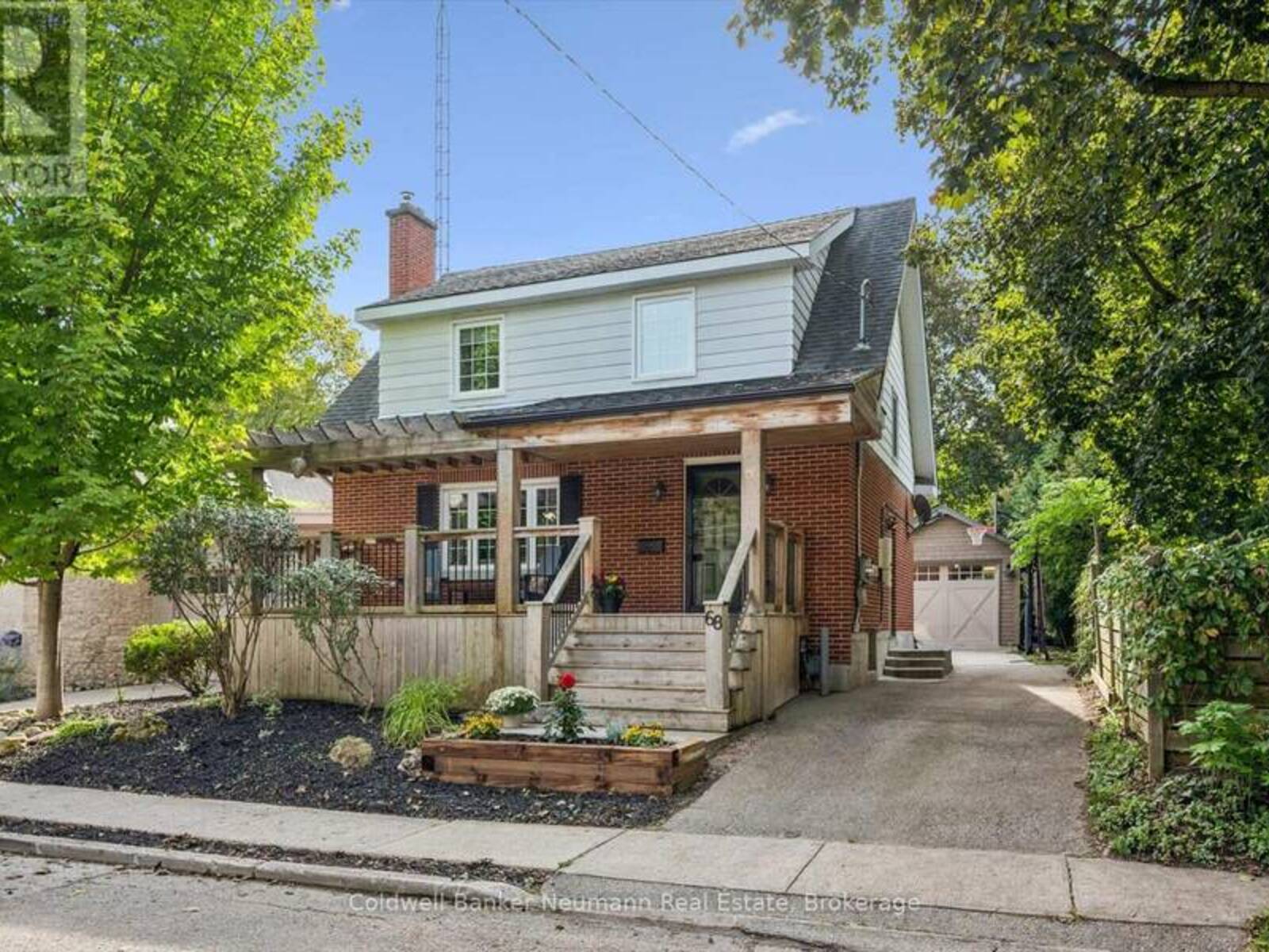 68 ALBERT STREET, Guelph, Ontario N1G 1C8