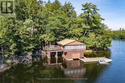 2115 LAKE MUSKOKA | Muskoka Lakes Ontario | Slide Image Six