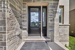 23 FERRIS CIRCLE | Guelph Ontario | Slide Image Two