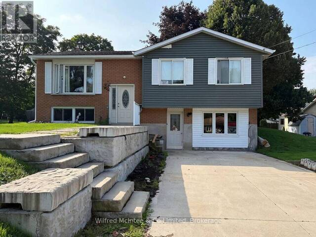 2 PARKVIEW COURT Walkerton Ontario, N0G 2V0 - 5 Bedrooms Home For Sale