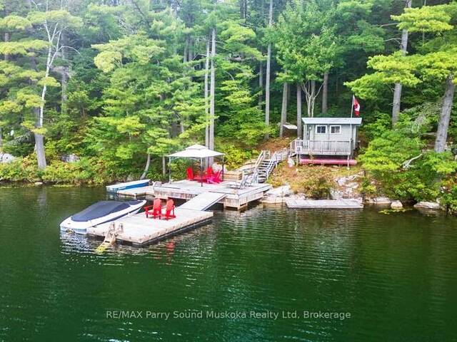182 NORTH SANDY PLAINS ROAD Seguin Ontario, P2A 2W8 - 4 Bedrooms Waterfront Home For sale