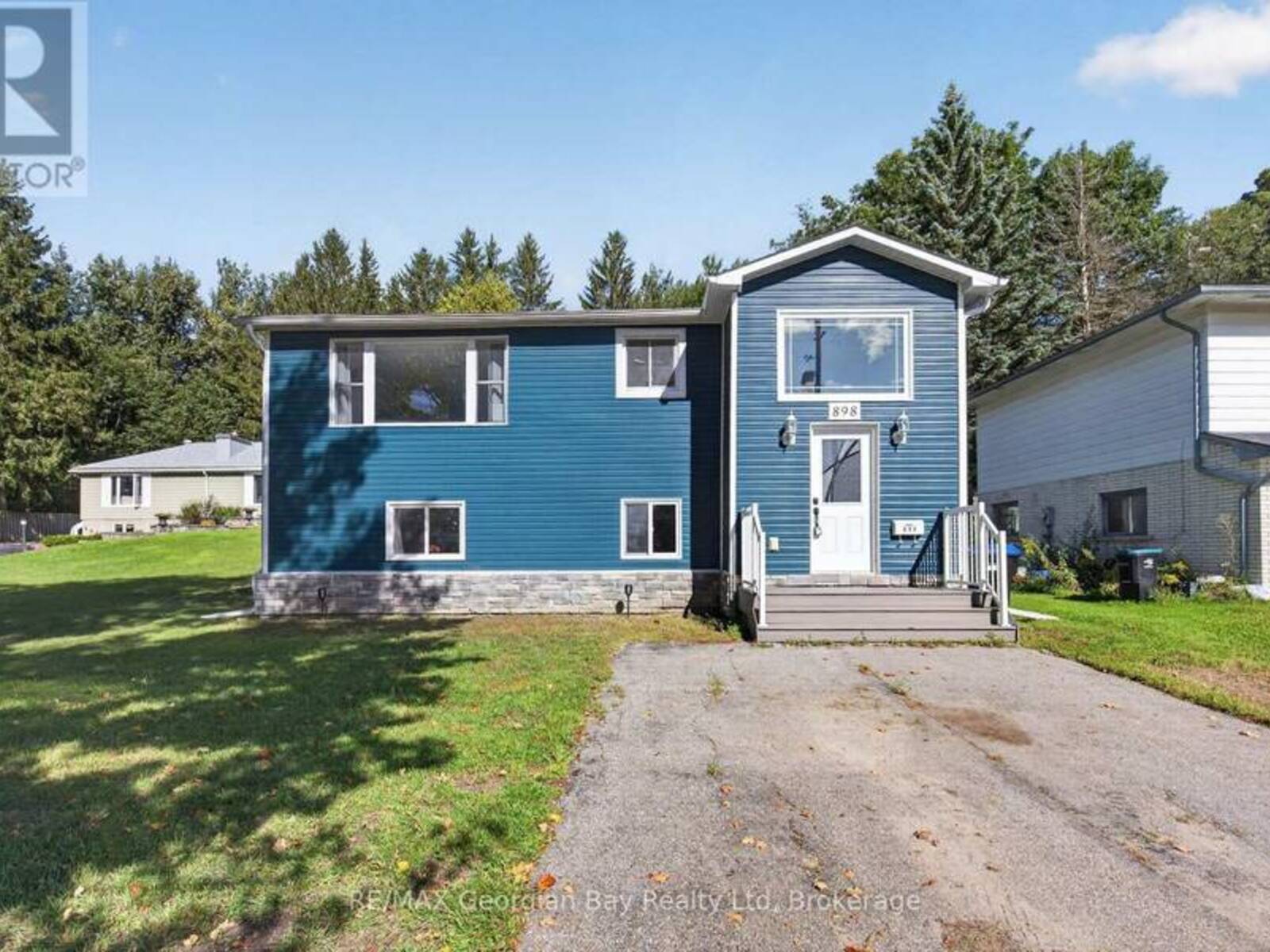898 YONGE STREET, Midland, Ontario L4R 2E7