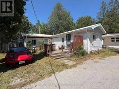 27 - 343 VICTORIA STREET Clinton Ontario, N0M 1L0