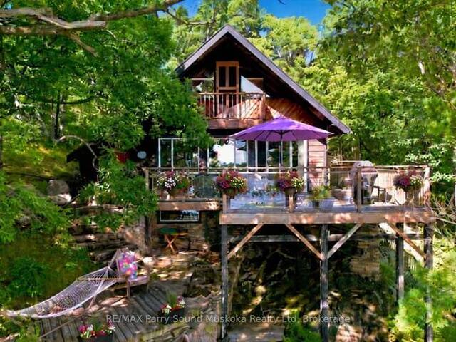 334 HEALEY LAKE Carling Ontario, P0G 1G0 - 4 Bedrooms Waterfront Home For sale
