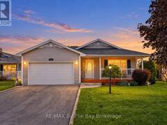 19 KENTUCKY AVENUE Wasaga Beach Ontario, L9Z 3A8
