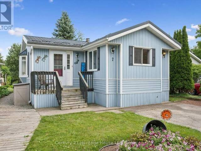 7 MILLCREEK ROAD Puslinch Ontario, N0B 2J0 - 1 Bedroom Waterfront Home For sale