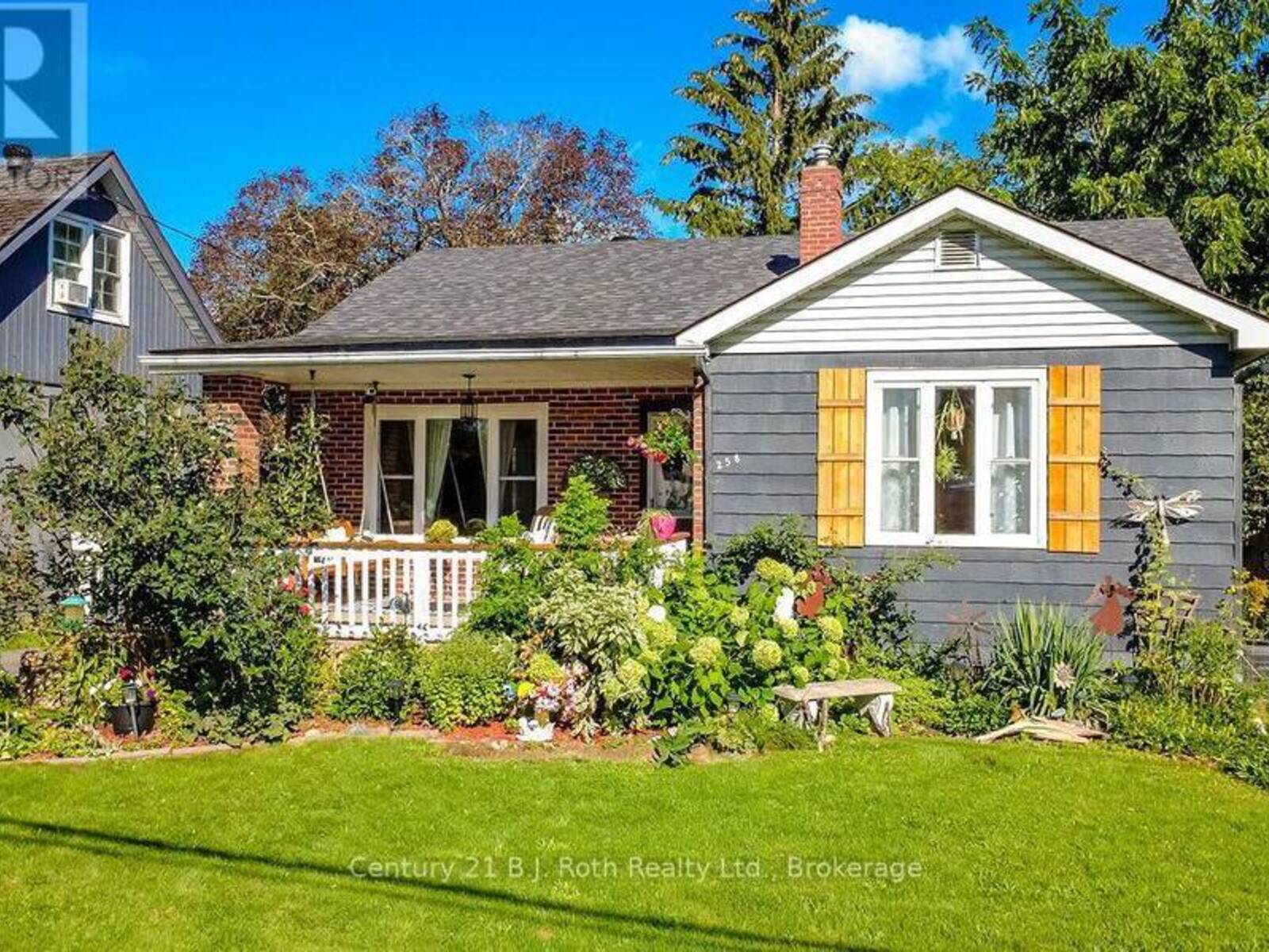 258 JAMES STREET E, Orillia, Ontario L3V 1M2