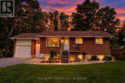 16 MUNDY AVENUE | Tiny Ontario | Slide Image Two