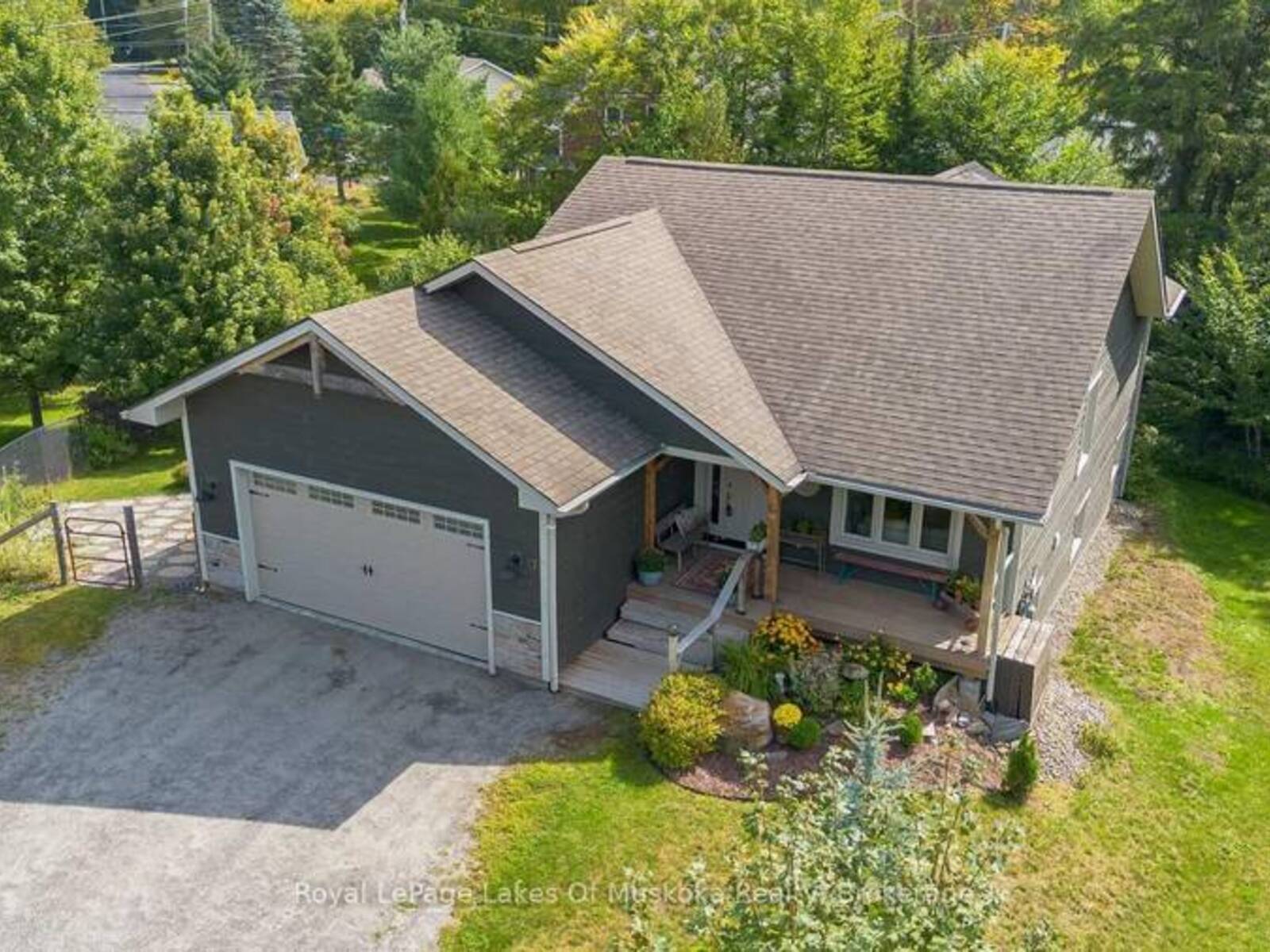17 HART COURT, Huntsville, Ontario P1H 1T6