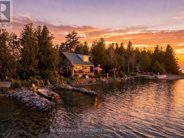 79 & 79A ZINKAN ISLAND Miller Lake Ontario, N0H 1Z0 - 2 Bedrooms Waterfront Home For sale