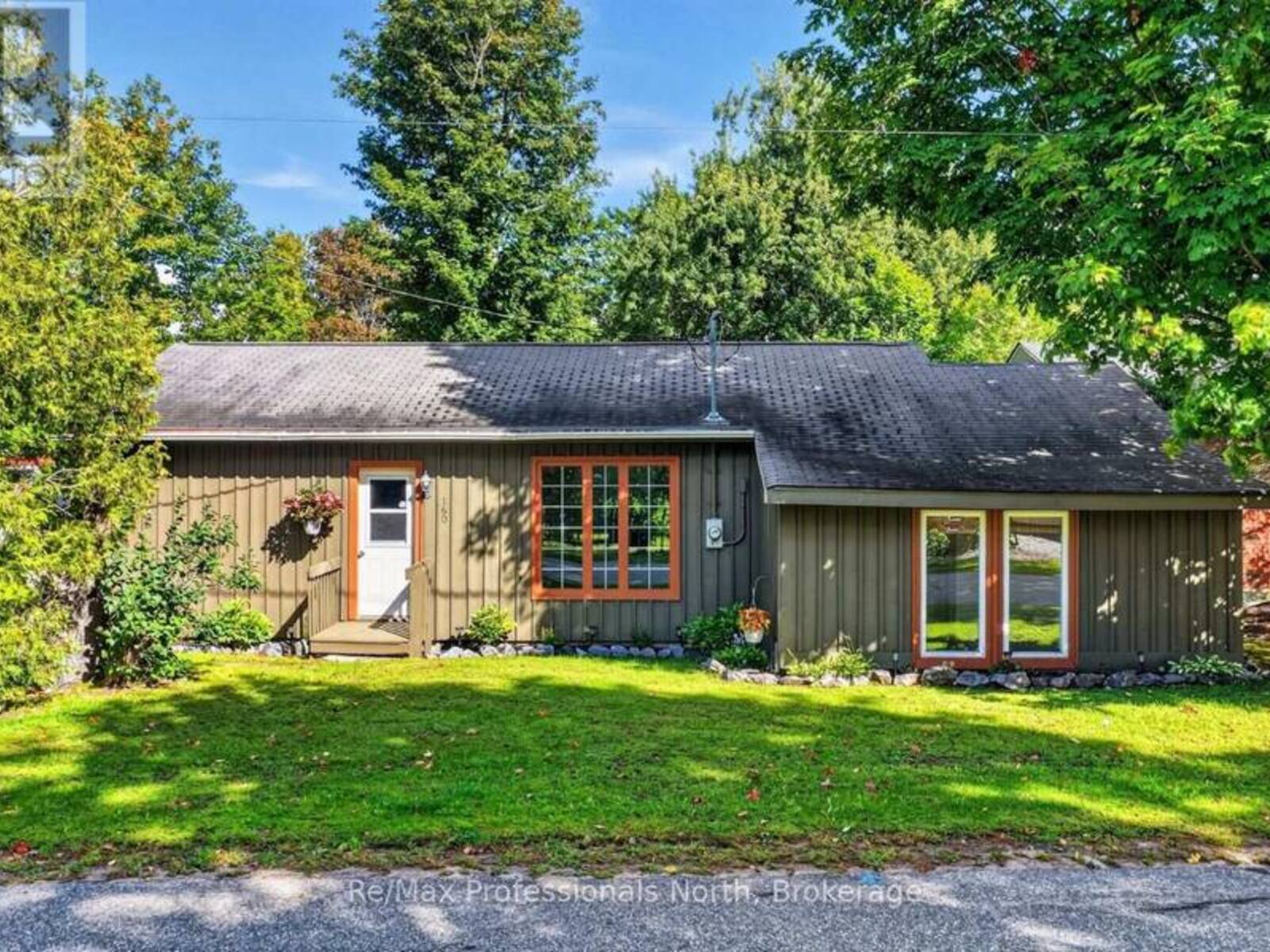 160 ISAAC STREET, Gravenhurst, Ontario P1P 1G2