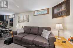 159 COUNTRY CLUB DRIVE | Guelph Ontario | Slide Image Thirteen