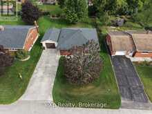 110 BROWN'S LANE | Walkerton Ontario | Slide Image Thirteen