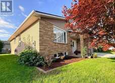 21 SUNCOAST DRIVE W | Goderich Ontario | Slide Image Three