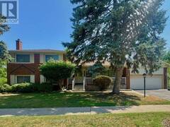 353 CHANTENAY DRIVE Mississauga Ontario, L5A 1E9