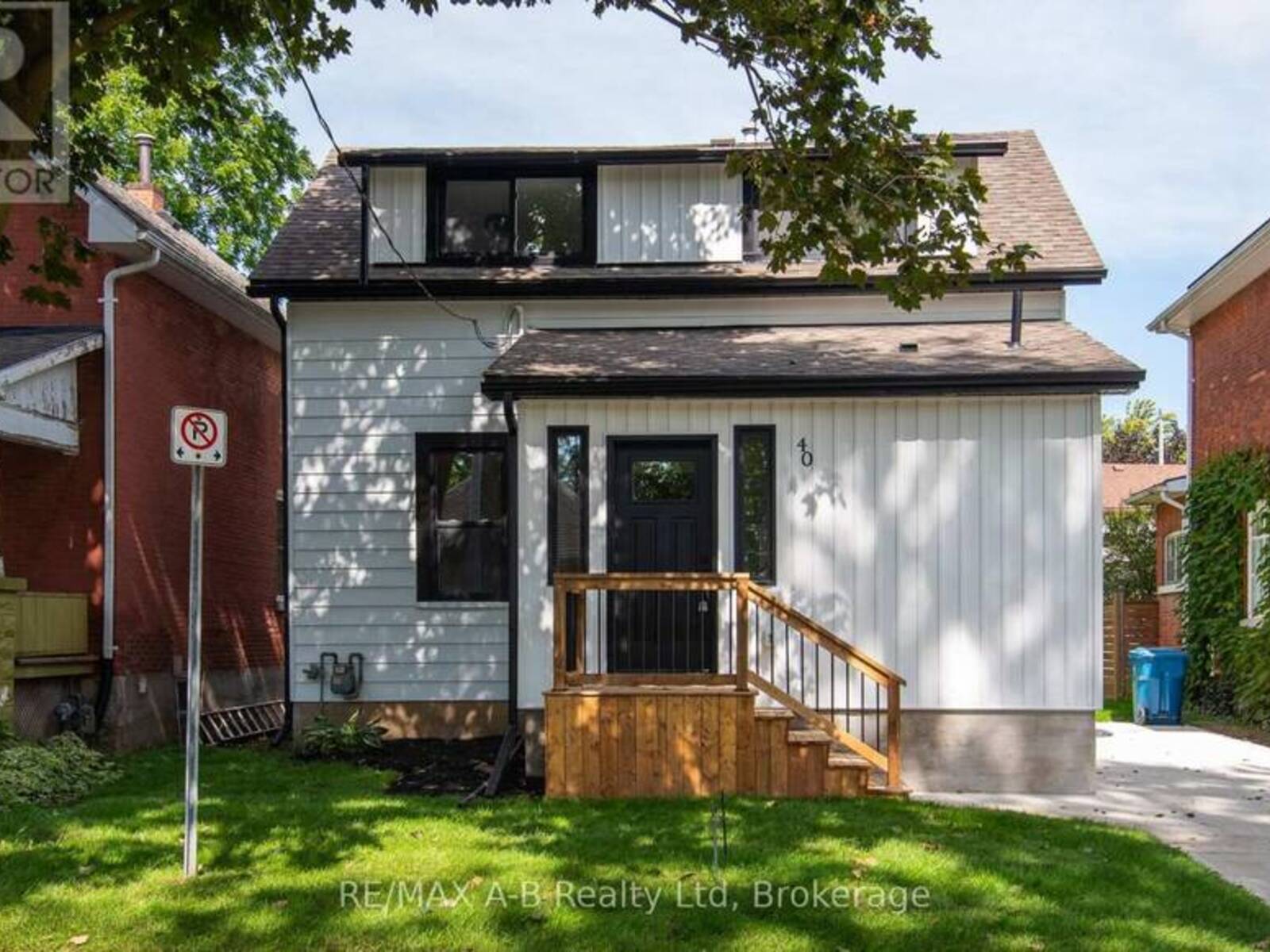 40 EAST GORE STREET, Stratford, Ontario N5A 3X5