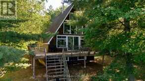 22 MARINE DRIVE | McKellar Ontario | Slide Image Three