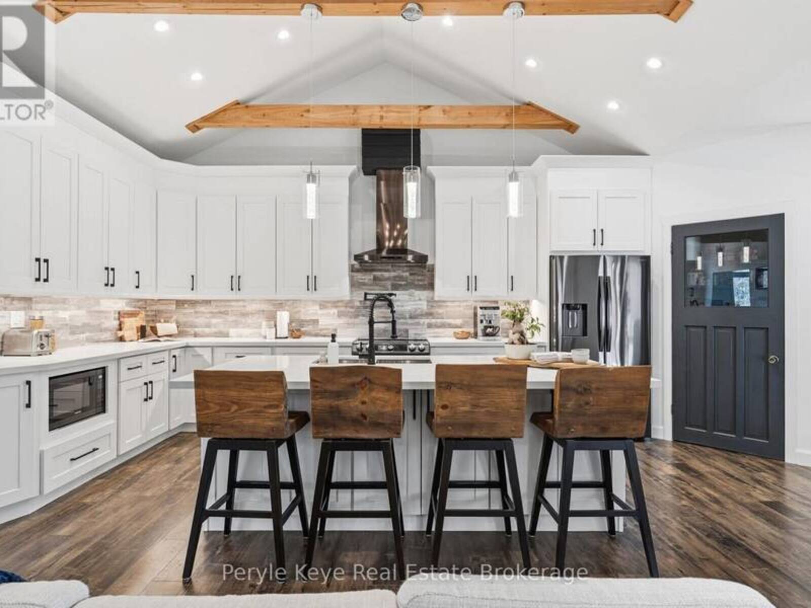 1056 XAVIER STREET, Gravenhurst, Ontario P0E 1G0