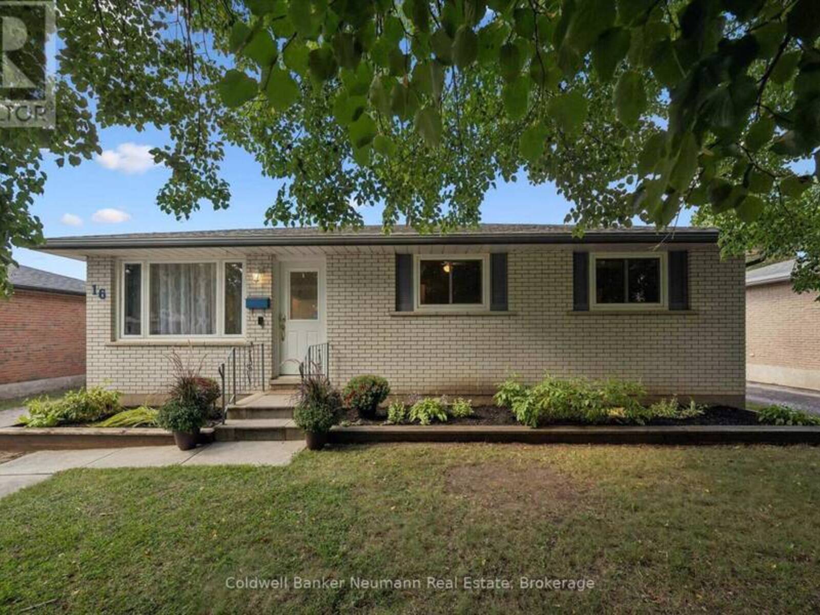 16 ARGYLE DRIVE, Guelph, Ontario N1G 2P2