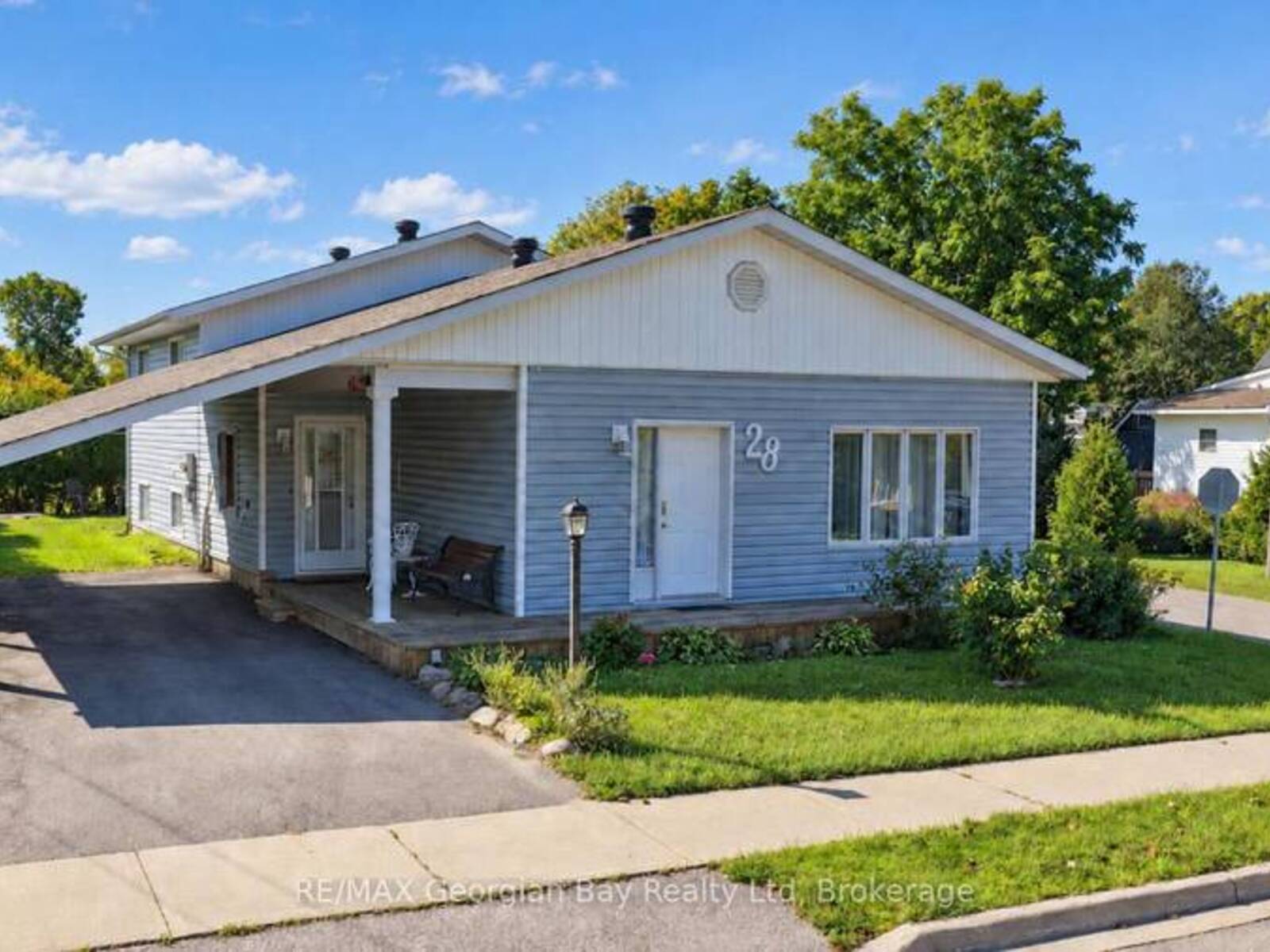 28 SHERIDAN STREET, Penetanguishene, Ontario L9M 1C4