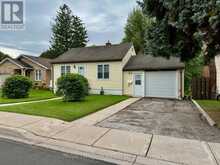563 9TH STREET | Hanover Ontario | Slide Image Two