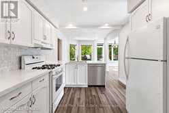 30 CATHARINE CRESCENT | Bracebridge Ontario | Slide Image Nine