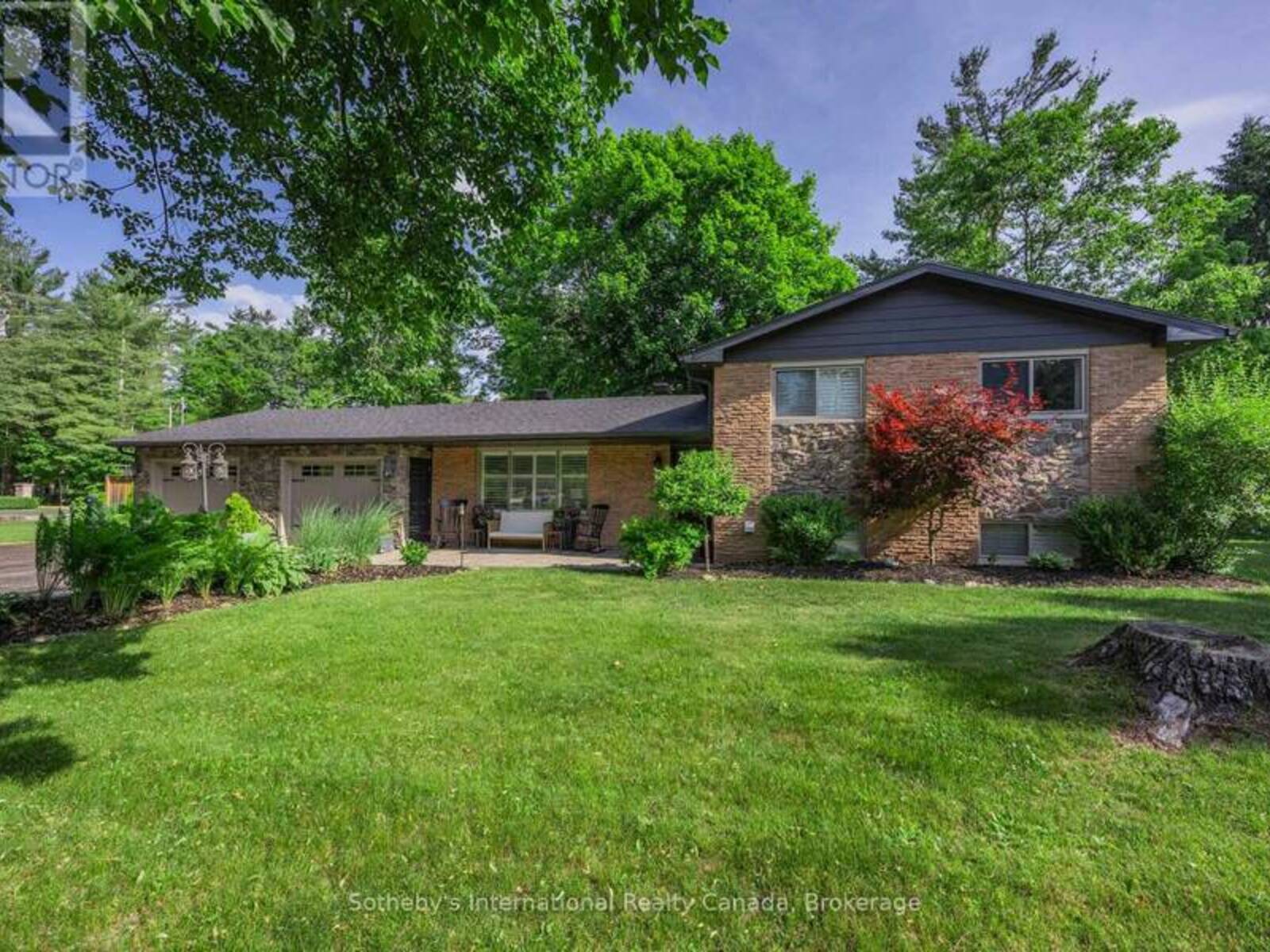 4 PEACHER STREET, Springwater, Ontario L9X 0W6