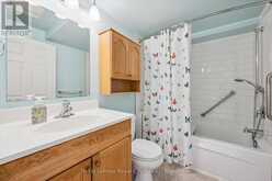 32 THORNHILL DRIVE | Guelph Ontario | Slide Image Thirty