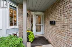 32 THORNHILL DRIVE | Guelph Ontario | Slide Image Three