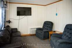 468 WARNER BAY ROAD | Tobermory Ontario | Slide Image Fifteen