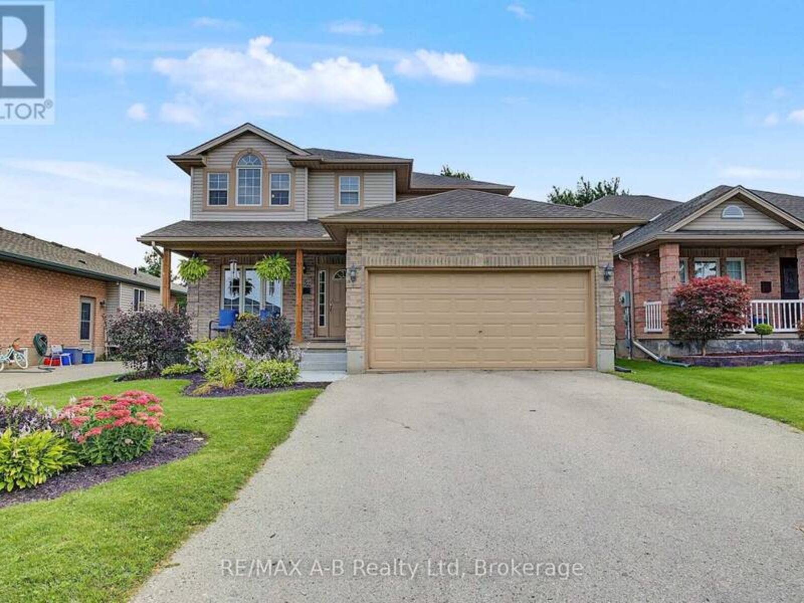 15 COOK CRESCENT, St. Thomas, Ontario N5R 6J3