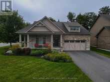 3 HOMESTEAD LANE | Huntsville Ontario | Slide Image Two