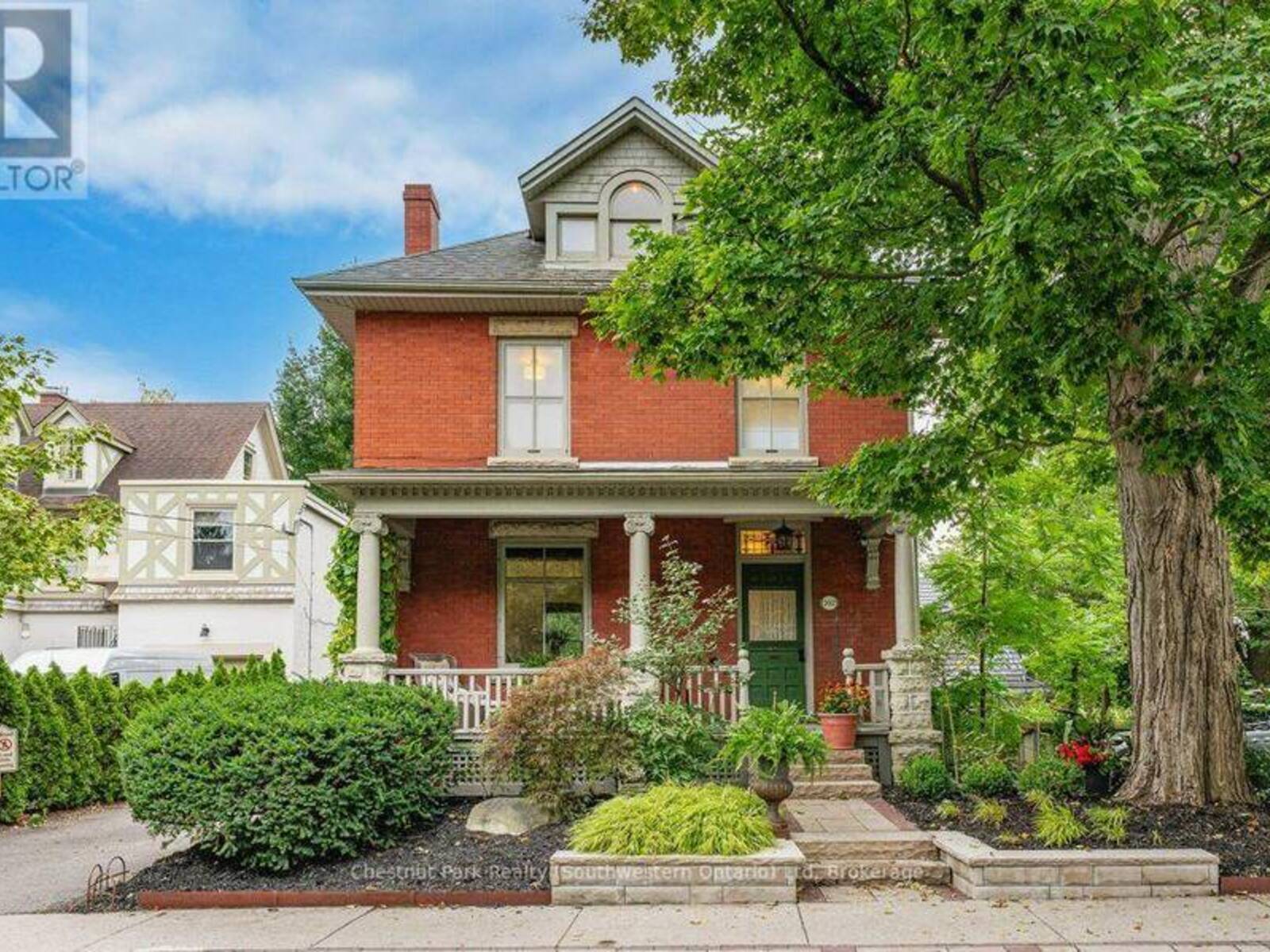 102 QUEEN STREET, Guelph, Ontario N1E 4S1