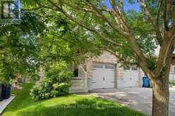 64 COULING CRESCENT | Guelph Ontario | Slide Image Four