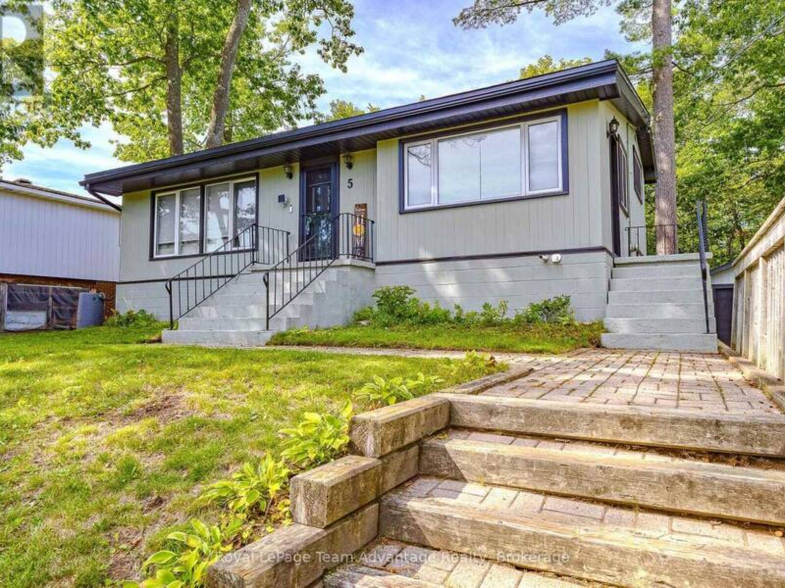 5 BURRITT STREET, Parry Sound, Ontario P2A 1N5