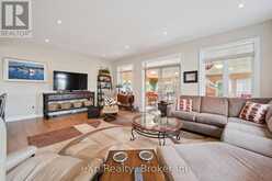 82 DRONE CRESCENT | Guelph Ontario | Slide Image Sixteen
