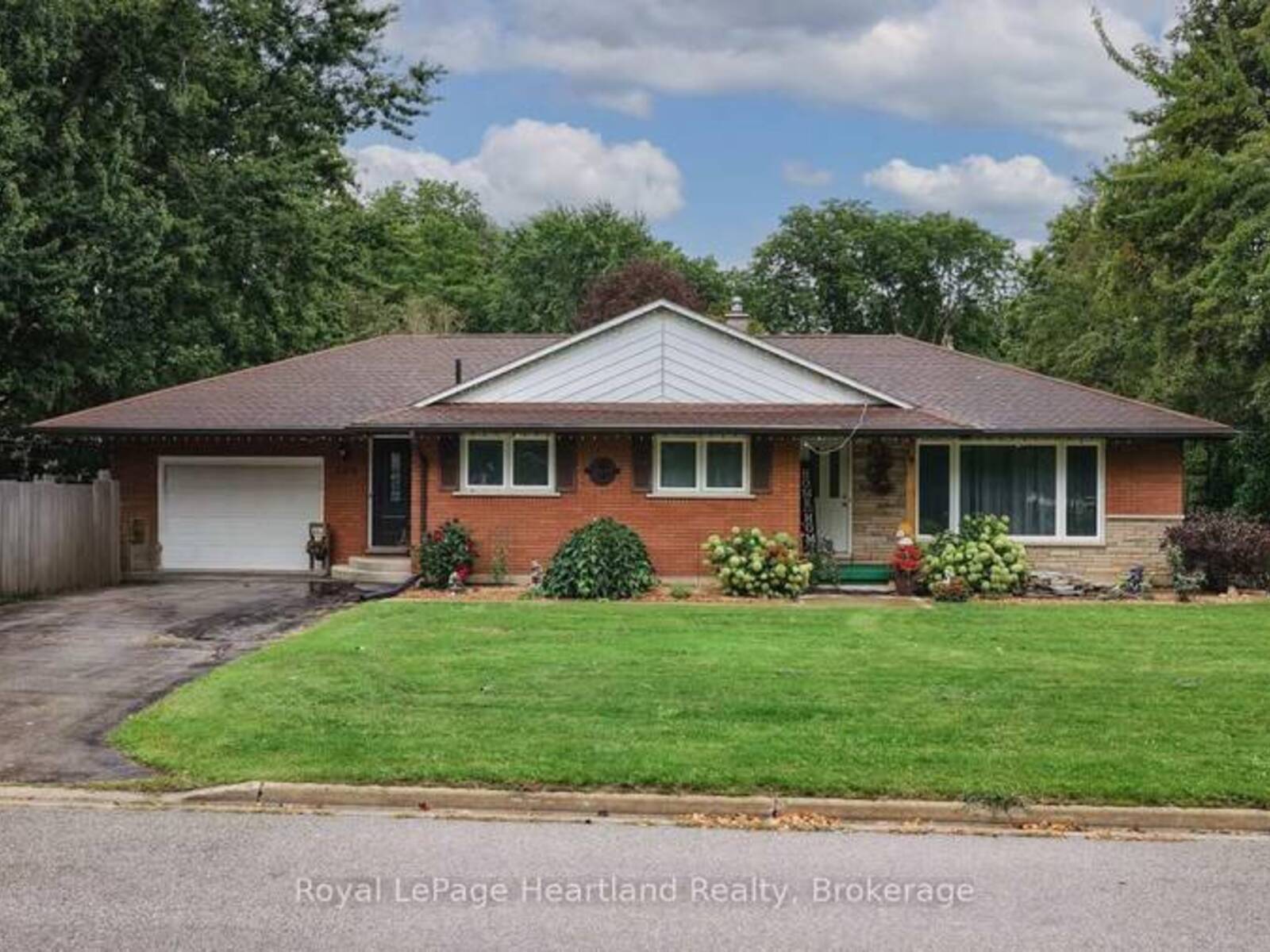 390 MORRIS STREET, North Huron, Ontario N0M 1H0