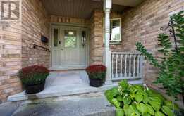 259 BRIARHILL DRIVE | Stratford Ontario | Slide Image Three