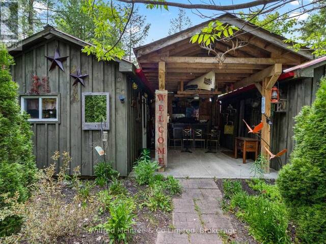 541503 CONCESSION 14 NDR Chesley Ontario, N0G 1L0 - 5 Bedrooms Waterfront Home For sale