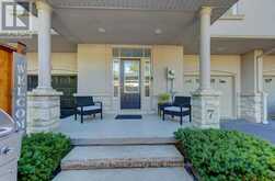 7 - 455 CLARIDGE ROAD | Burlington Ontario | Slide Image Seven