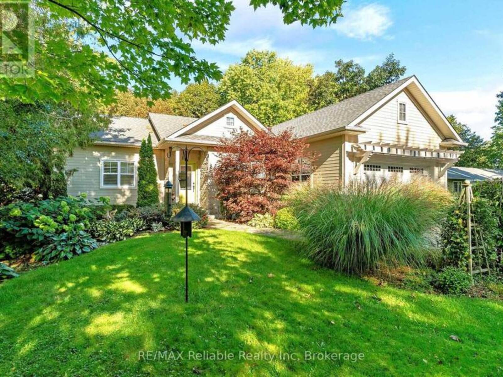 74863 DR. GEORGE SMITH AVENUE, Bayfield, Ontario N0M 1G0